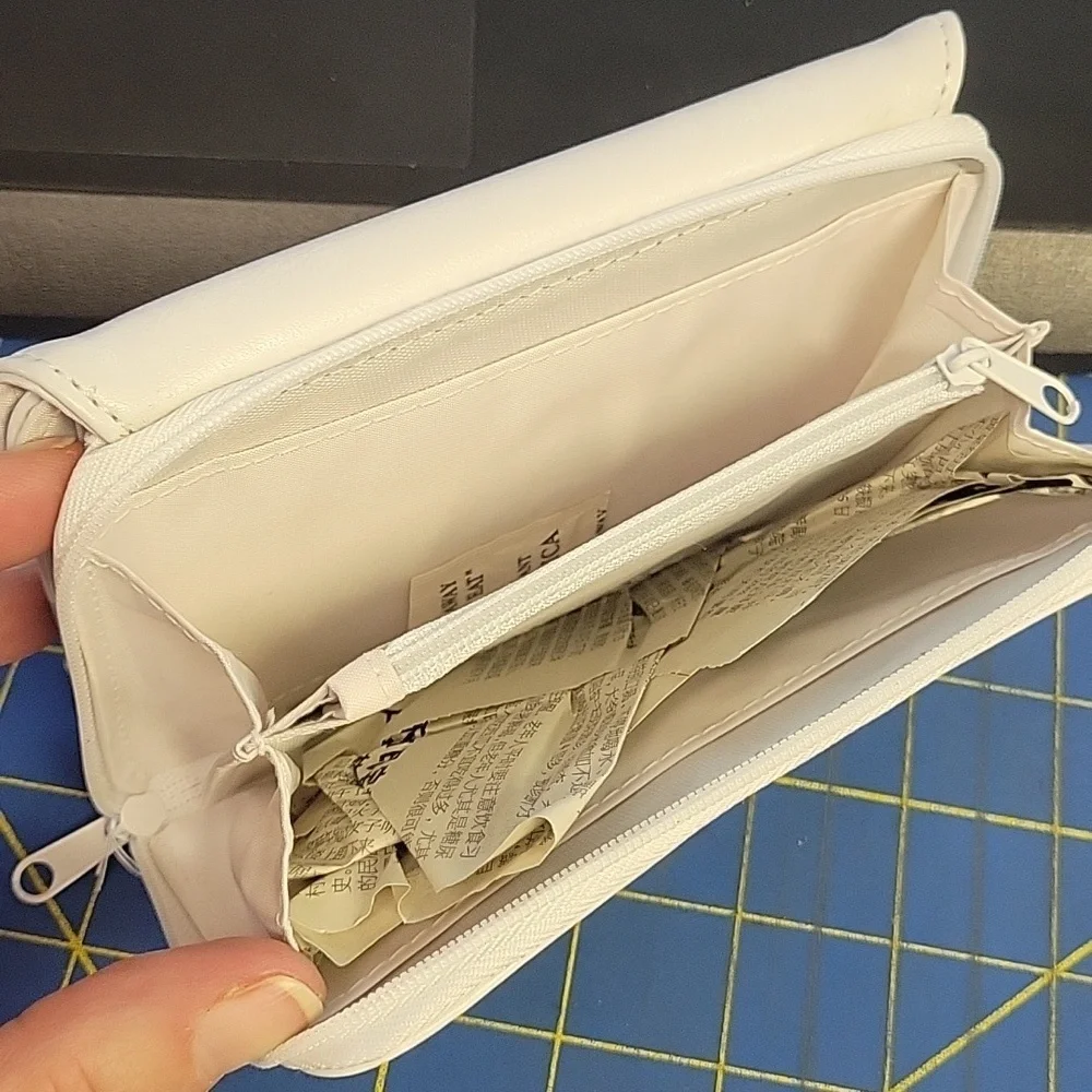 Multi Functure 6x4 Wallet New - White